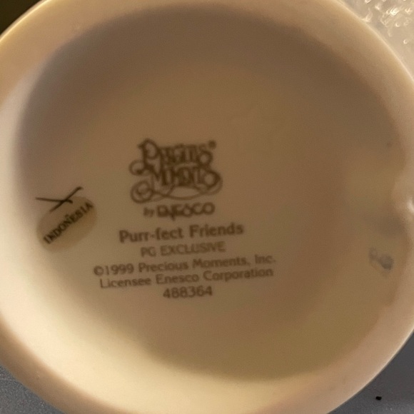 Precious Moments figurine Purr-fect Friends Parade of Gifts exclusive - Picture 2 of 2